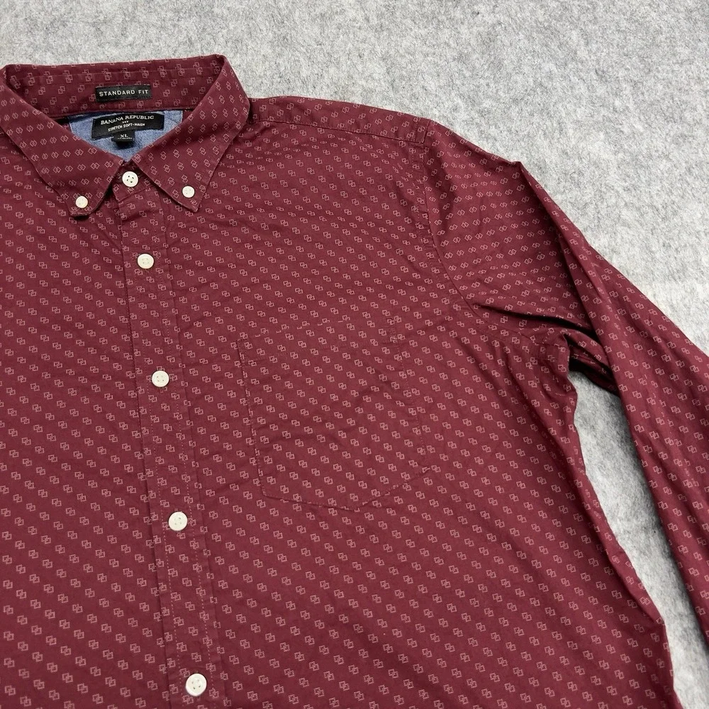 Banana Republic Shirt Mens XL Red Geometric Print Standard Fit Stretch Soft Wash